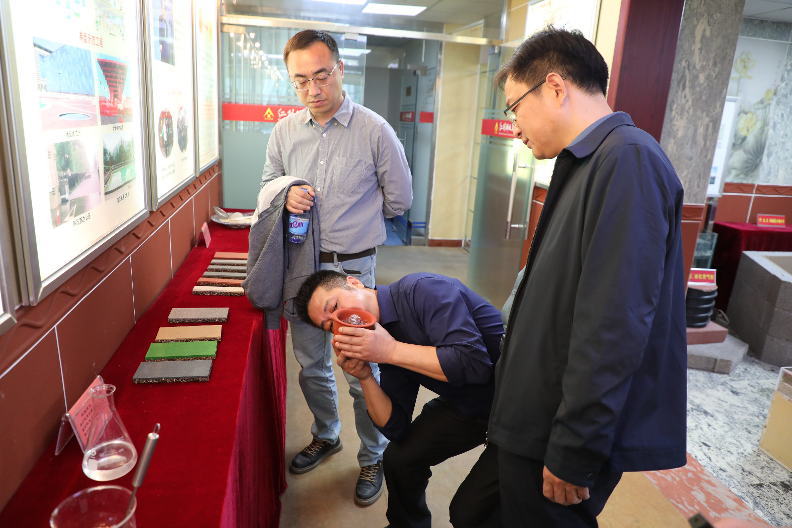 1714106044400885.jpg 1714106044400885.jpg