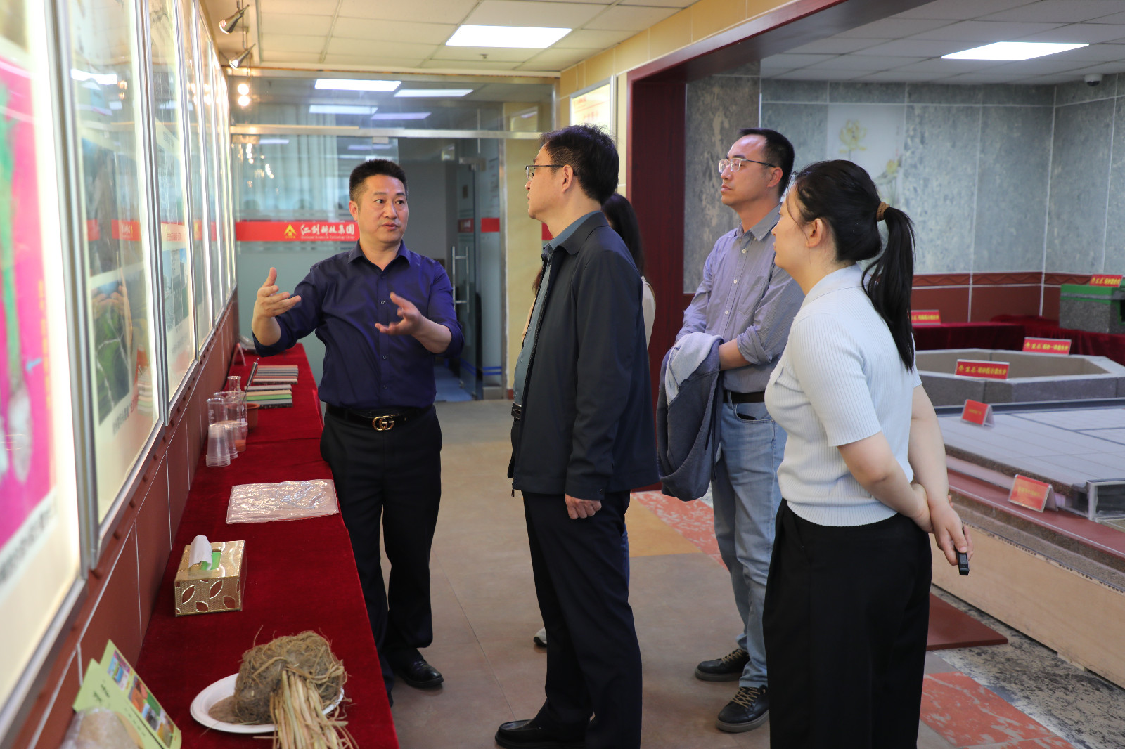 1714106045662182.jpg 1714106045662182.jpg