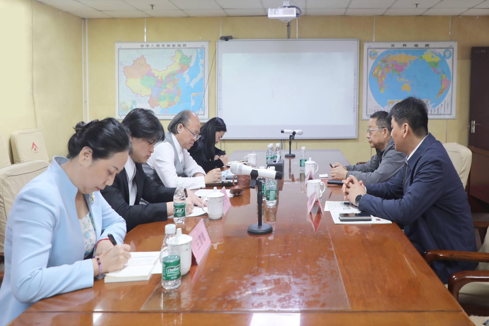 1729083807757259.jpg 1729083807757259.jpg