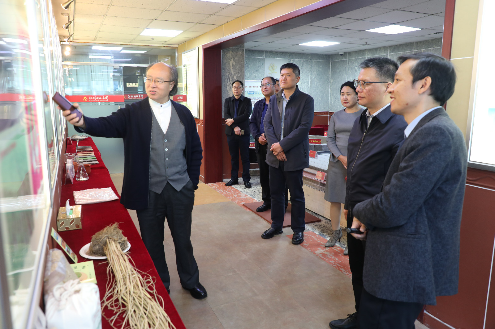 1744794650515863.jpg 1744794650515863.jpg